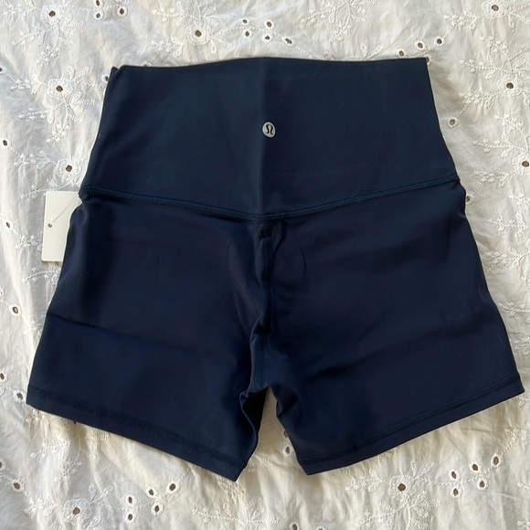 Lululemon shorts - Picture 6 of 7